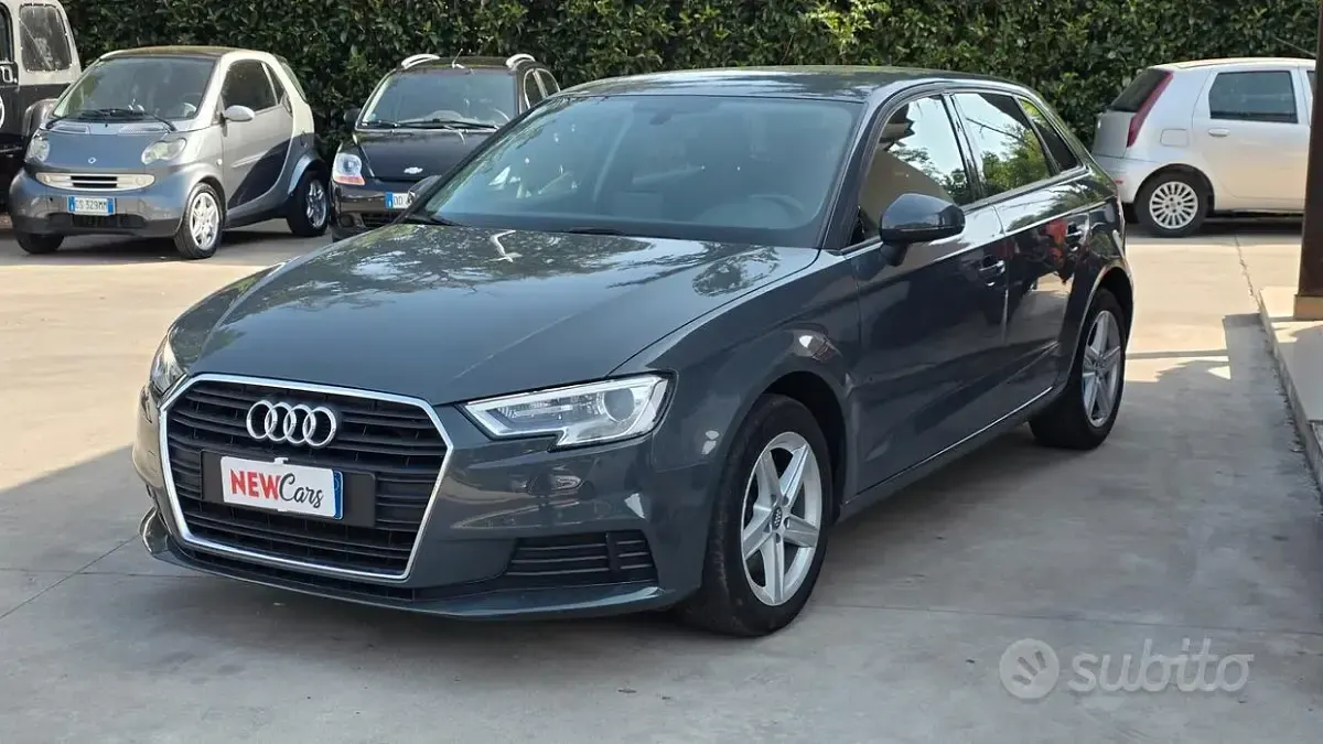Usata Audi A3 Design 150 CV (110 kW) 2020 Grigio Berlina
