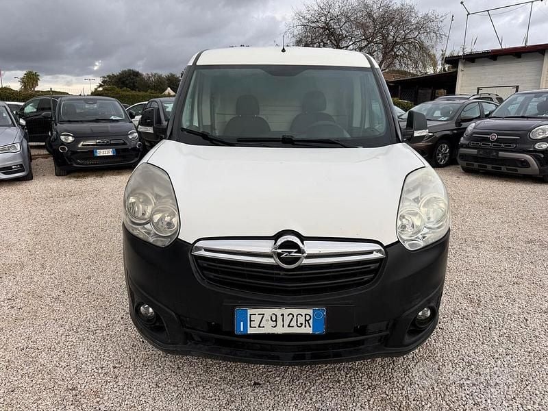 Usata Opel Combo 120 CV (88 kW) 2015 Bianco Monovolume