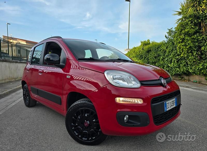 Usata Fiat Panda Lounge 69 CV (50 kW) 2016 Rosso Utilitaria