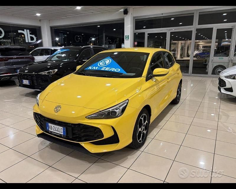 Giallo Nuova 2025 MG MG3 Comfort Due volumi | 18.500 € (Cara) - Immagine 1/4