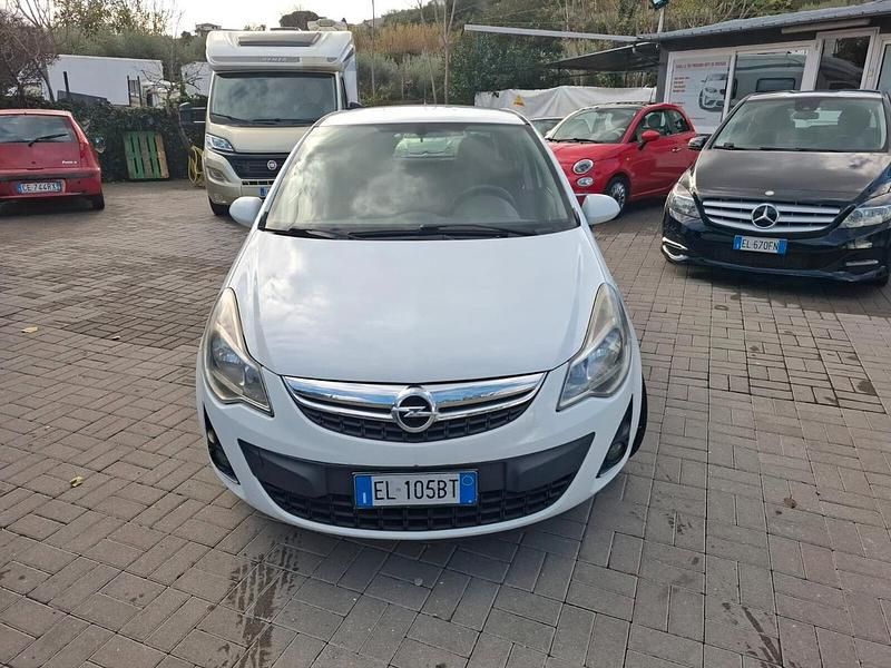 Usata Opel Corsa 95 CV (69 kW) 2011 Bianco Berlina
