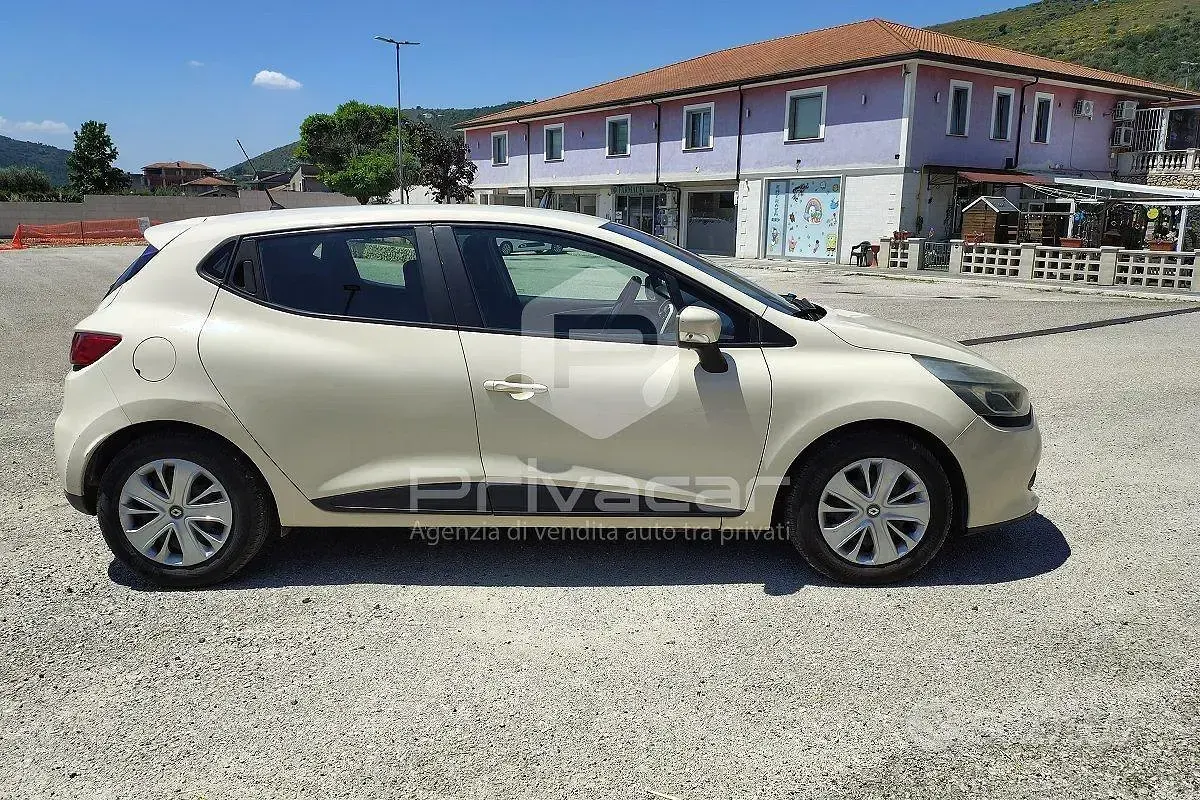 Usata Renault Clio Zen 73 CV (53 kW) 2016 Bianco Utilitaria