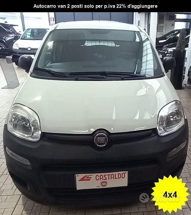 Usata Fiat Panda 4x4 Pop 84 CV (61 kW) 2020 Bianco Utilitaria