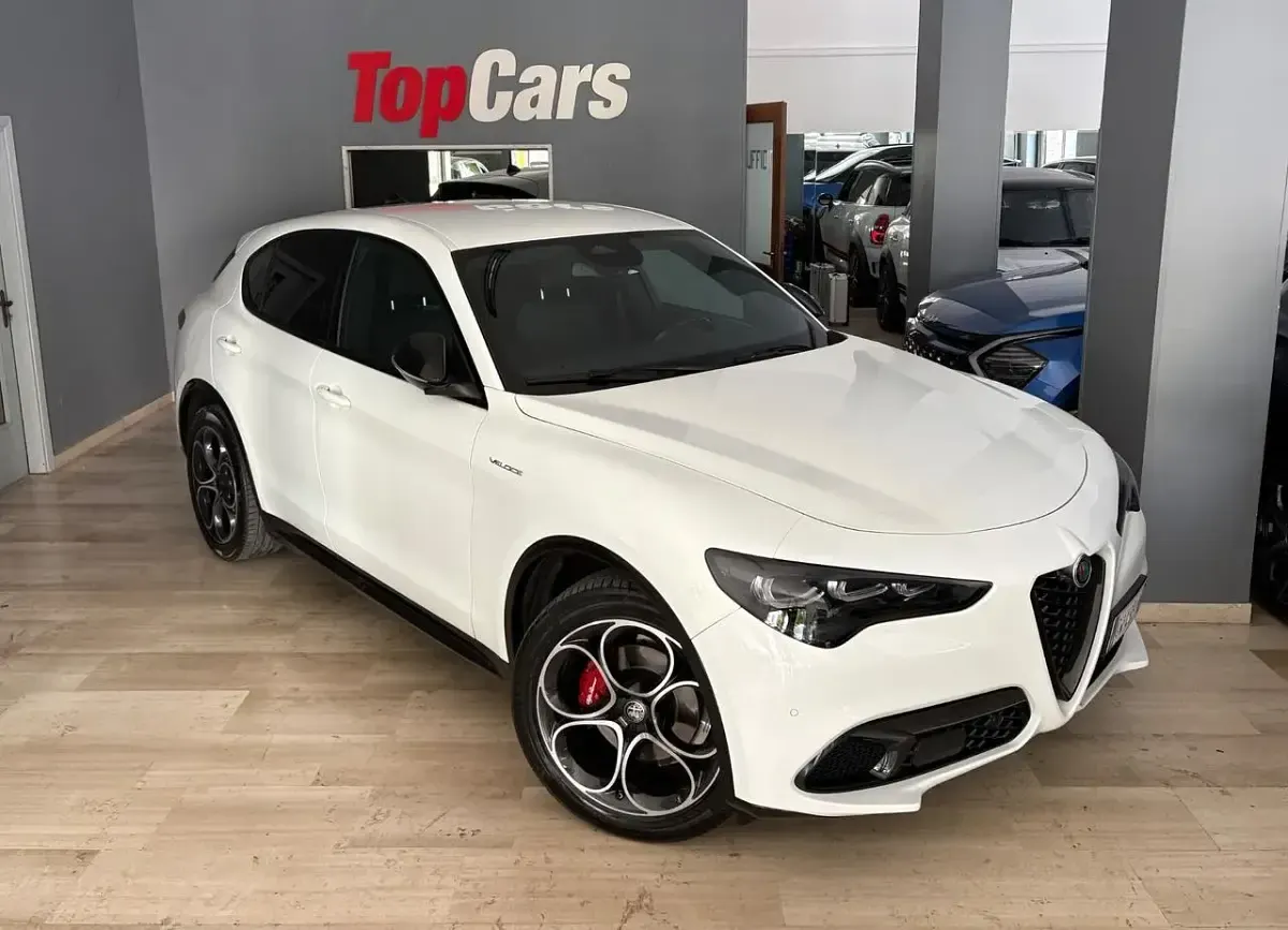 Usata Alfa Romeo Stelvio Veloce 209 CV (153 kW) 2024 Bianco SUV