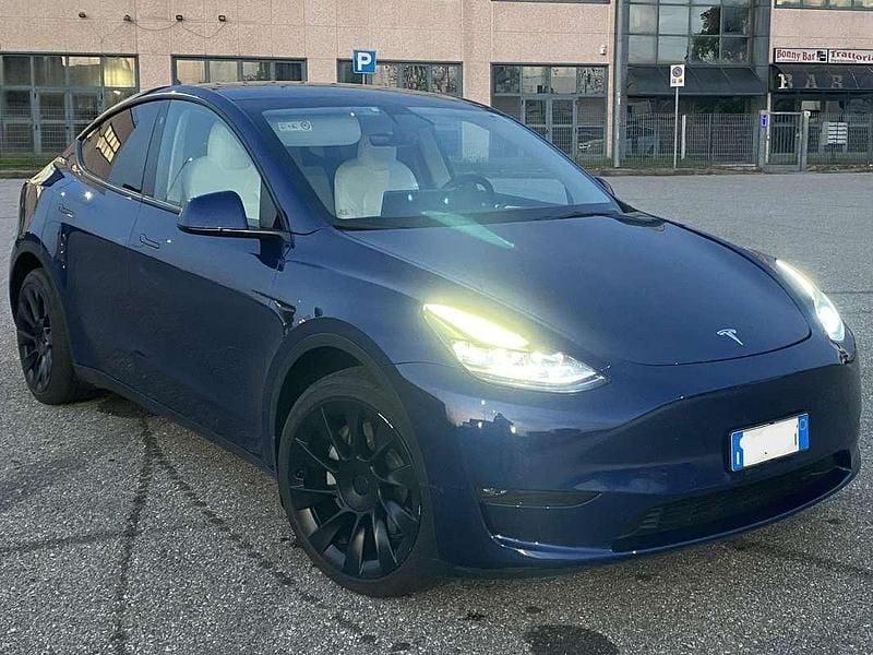 Blu/azzurro Usata 2022 Tesla Model Y Long Range AWD SUV | 36.750 € (Buon prezzo) - Immagine 1/4