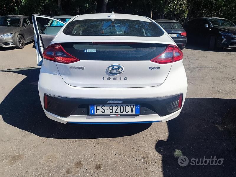 Bianco Usata 2018 Hyundai Ioniq Comfort Due volumi | 12.500 € (Buon prezzo) - Immagine 1/4