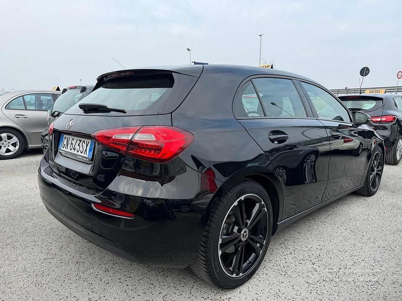 Usata Mercedes A180 Executive 109 CV (80 kW) 2018 Nero Berlina