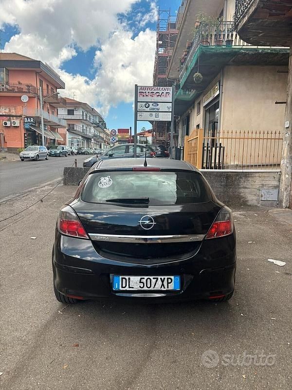 Occasion Opel Astra GTC Enjoy 125 ch (91 kW) 2007 Noir Berline