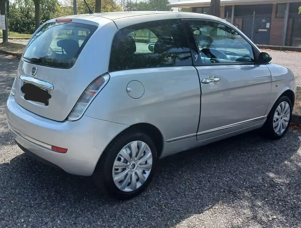 Usata Lancia Ypsilon 60 CV (44 kW) 2008 Utilitaria