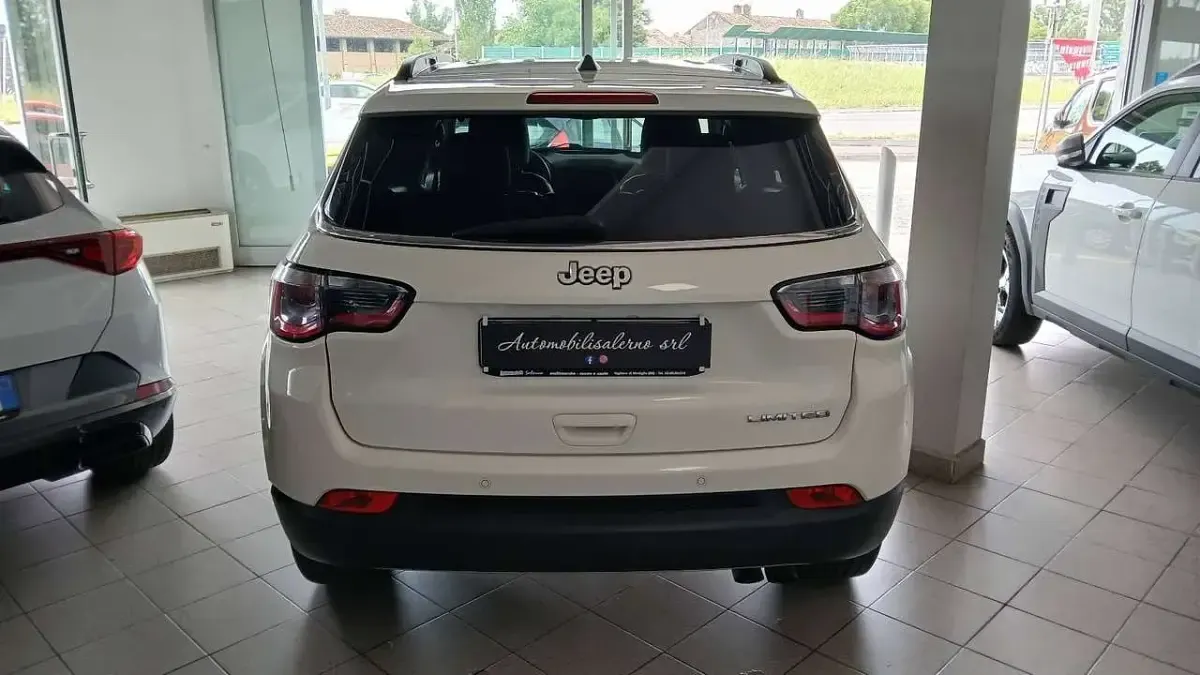 Usata Jeep Compass Limited 140 CV (102 kW) 2019 Bianco SUV