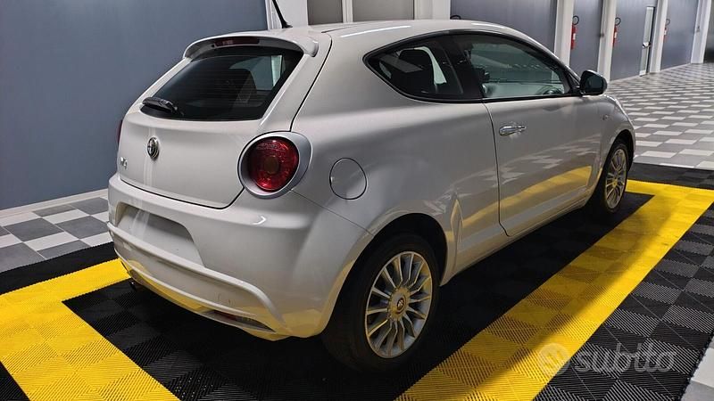 Usata Alfa Romeo MiTo Distinctive 85 CV (62 kW) 2013 Beige Utilitaria