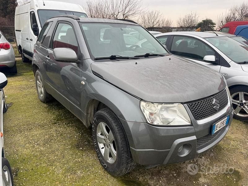 Usata Suzuki Vitara 129 CV (94 kW) 2007 Grigio