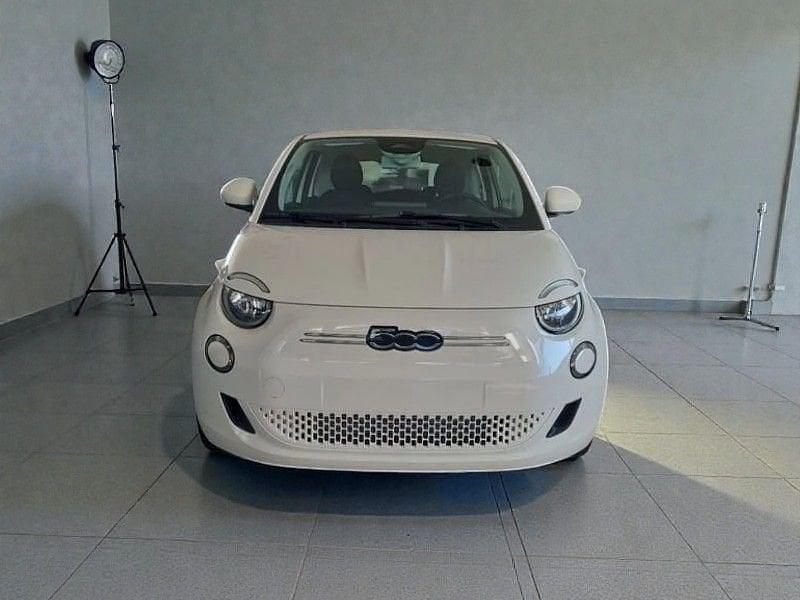 Usata Fiat 500e 86 kW (118 CV) 2024 Bianco Berlina
