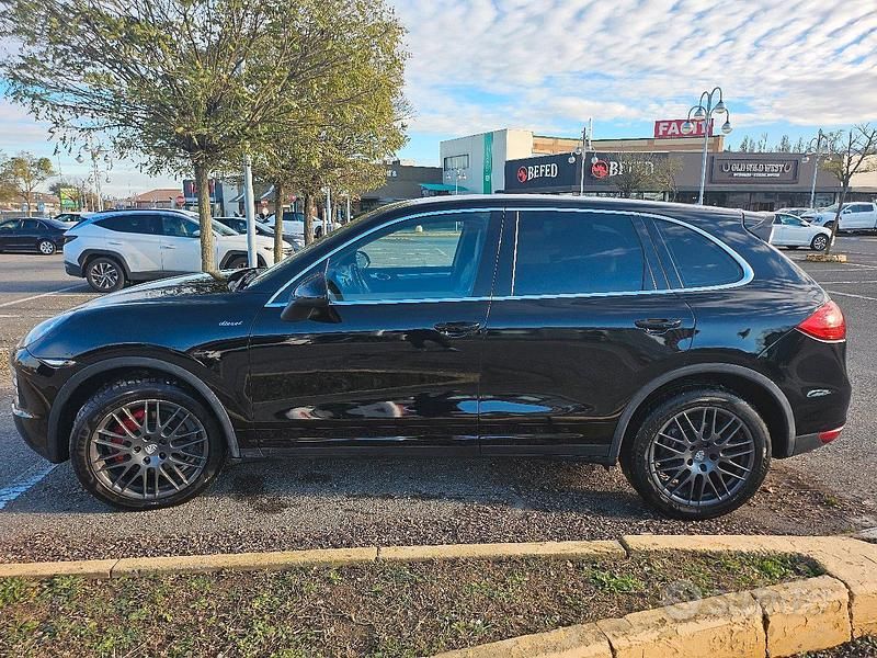 Usata Porsche Cayenne 250 CV (183 kW) 2011 Nero SUV