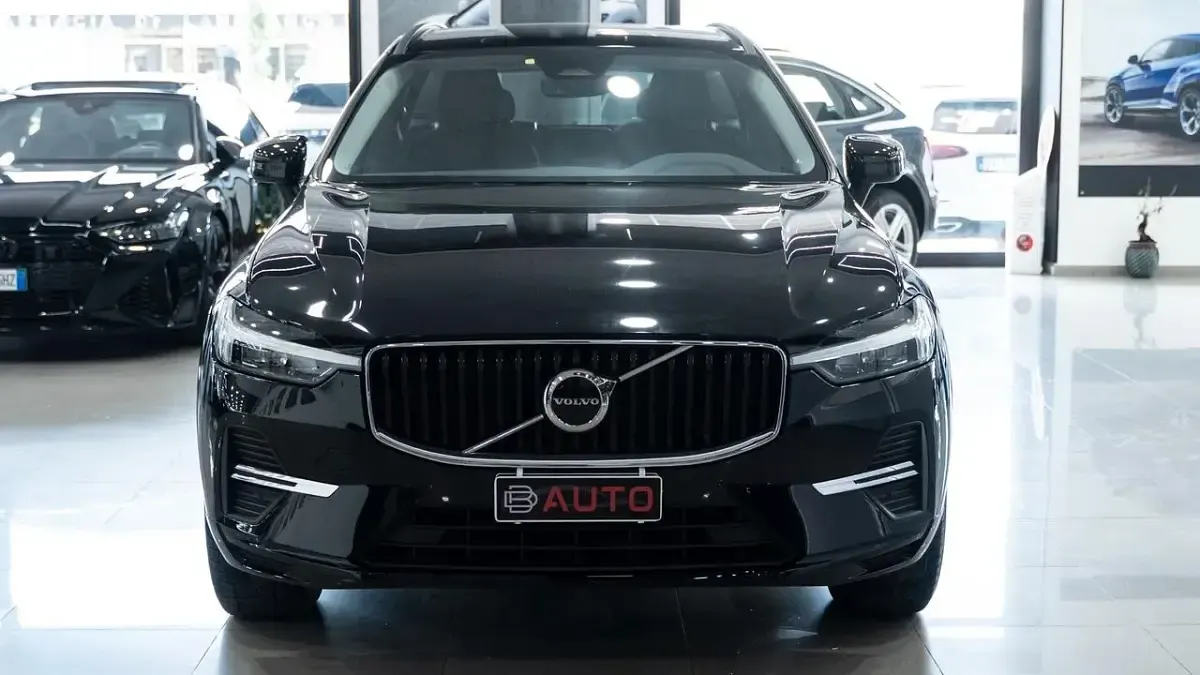 Usata Volvo XC60 Momentum 197 CV (144 kW) 2022 Nero SUV