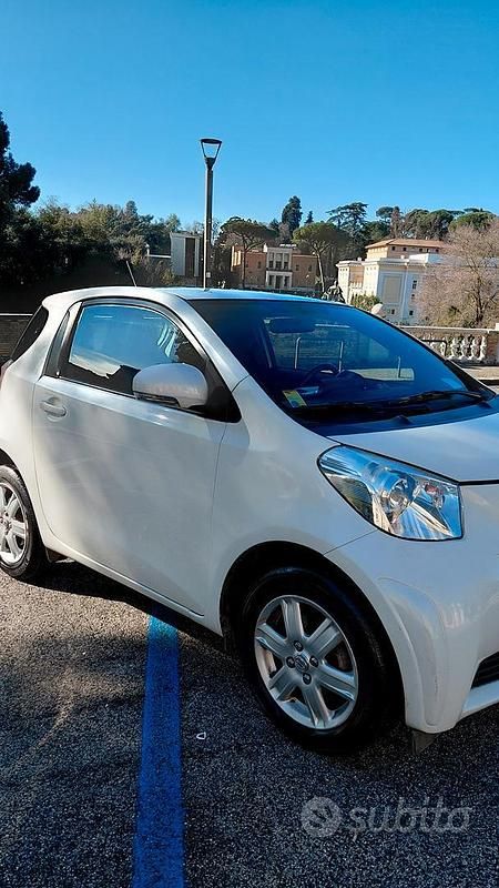 Usata Toyota iQ 98 CV (72 kW) 2010 Bianco Utilitaria