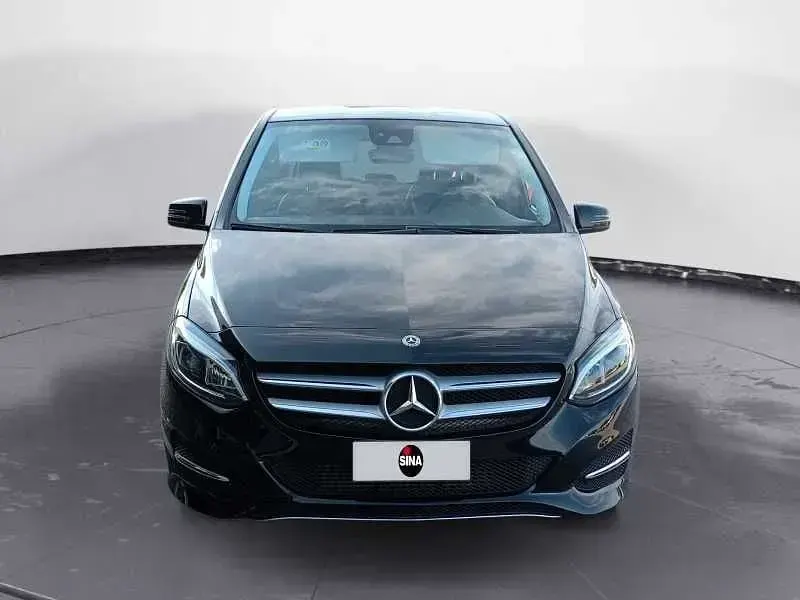Usata Mercedes 180 109 CV (80 kW) 2018 Nero Berlina