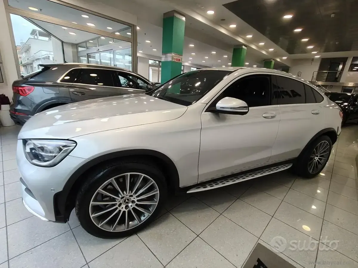 Usata Mercedes GLC300 Premium Plus 245 CV (180 kW) 2019 Argento SUV