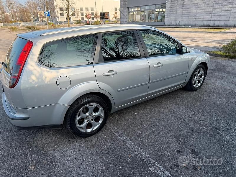 Usata Ford Focus 2009 Grigio Station wagon