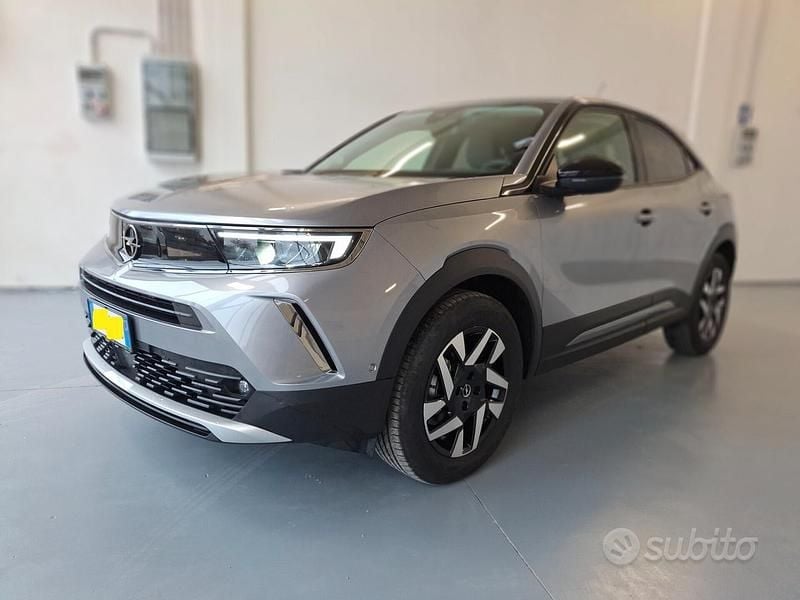 Usata Opel Mokka Elegance 101 CV (74 kW) 2024 Grigio SUV