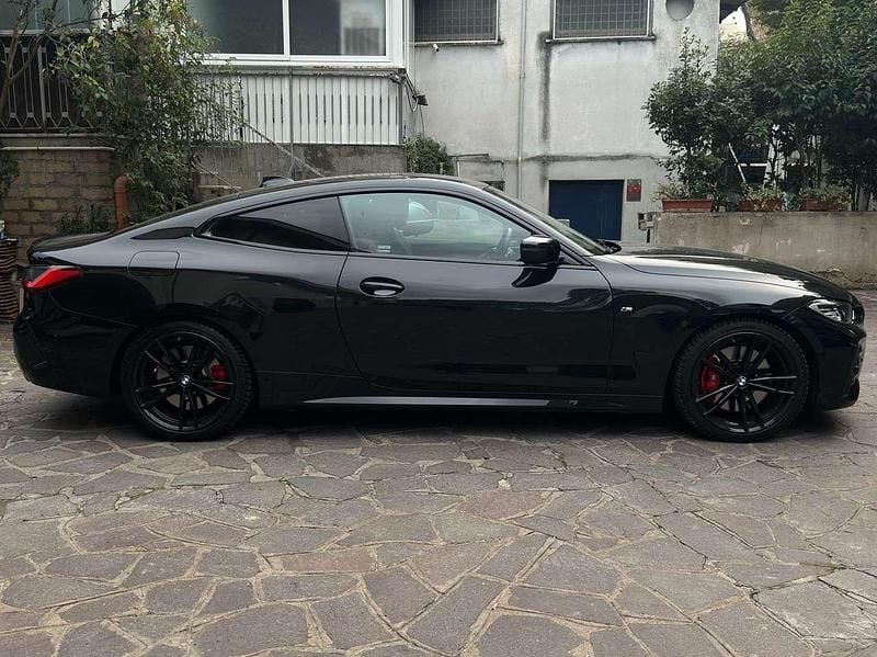 Black sapphire metallic Usata 2021 BMW 420 M Sport Coupé | 39.900 € (Buon prezzo) - Immagine 1/4