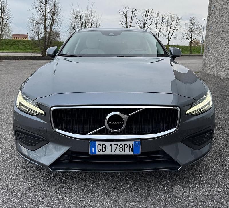 Usata Volvo V60 Business Edition 190 CV (139 kW) 2020 Grigio Station wagon