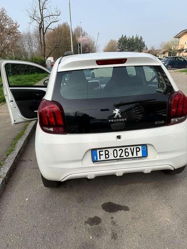 Usata Peugeot 108 Allure 69 CV (50 kW) 2016 Utilitaria