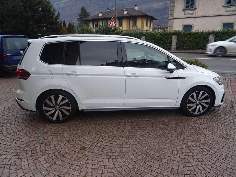Usata VW Touran R-line 150 CV (110 kW) 2016 Bianco Monovolume