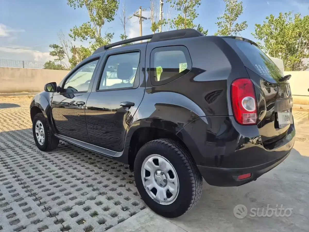 Usata Dacia Duster 102 CV (75 kW) 2012 Nero SUV