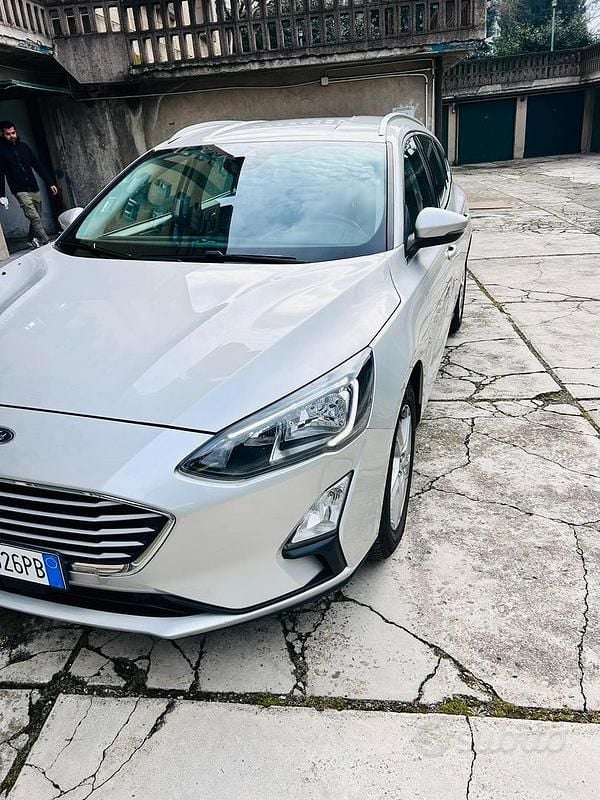 Usata Ford Focus 125 CV (91 kW) 2020 Grigio Station wagon