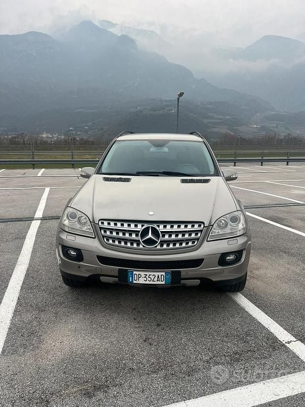 Usata Mercedes ML320 2008 Grigio SUV