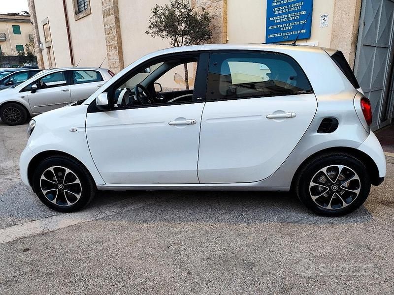 Usata Smart ForFour Passion 71 CV (52 kW) 2016 Bianco Utilitaria
