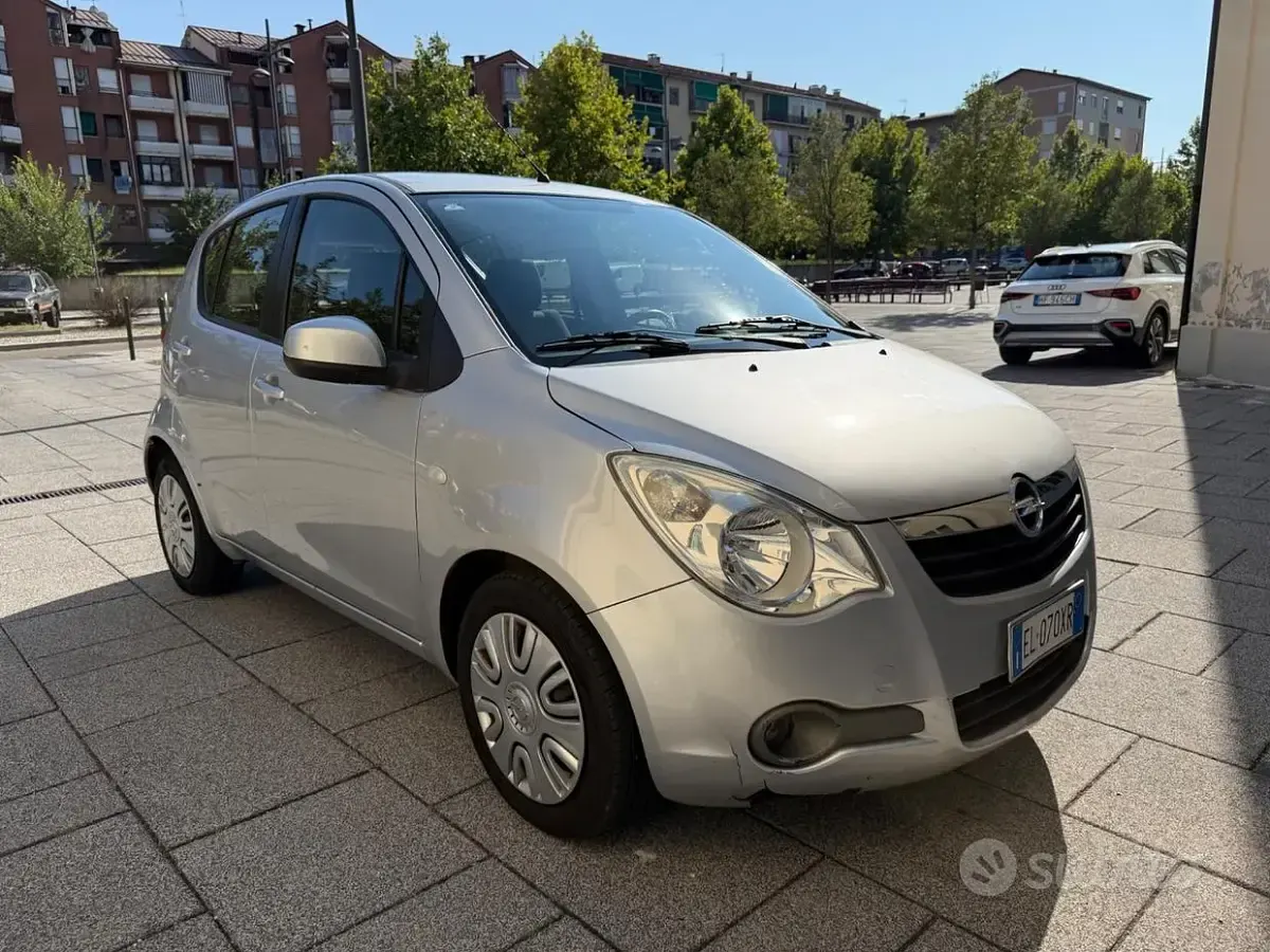 Usata Opel Agila Enjoy 68 CV (50 kW) 2012 Grigio Utilitaria