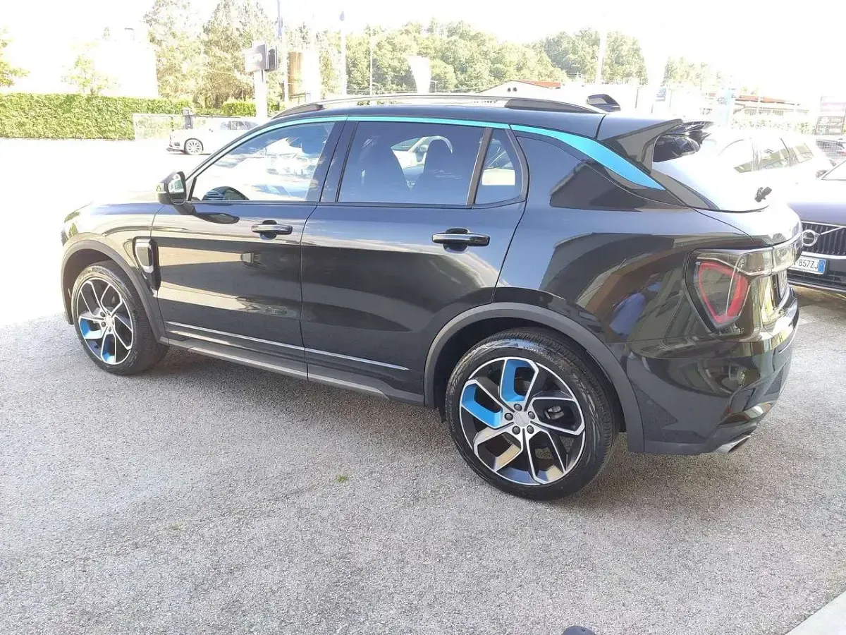 Usata Lynk & Co 01 261 CV (191 kW) 2023 Nero metallizzato SUV