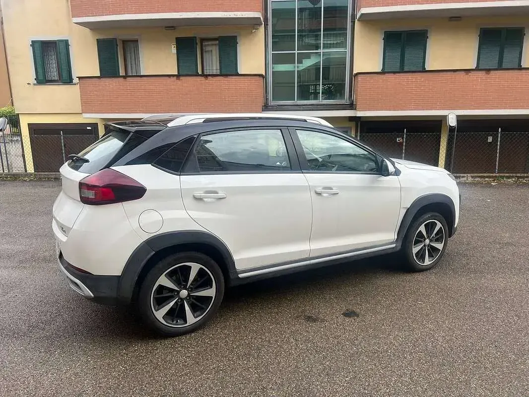 Usata DR DR 3.0 114 CV (83 kW) 2023 Bianco SUV