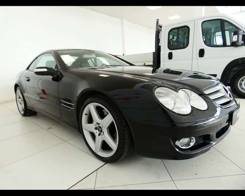 Usata Mercedes SL500 387 CV (284 kW) 2006 Nero Cabrio