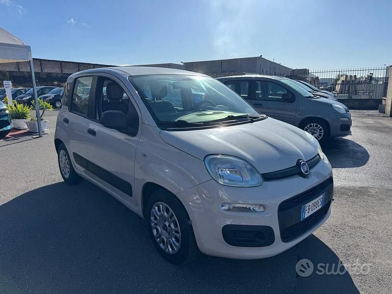 Usata Fiat Panda Lounge 69 CV (50 kW) 2016 Grigio Utilitaria