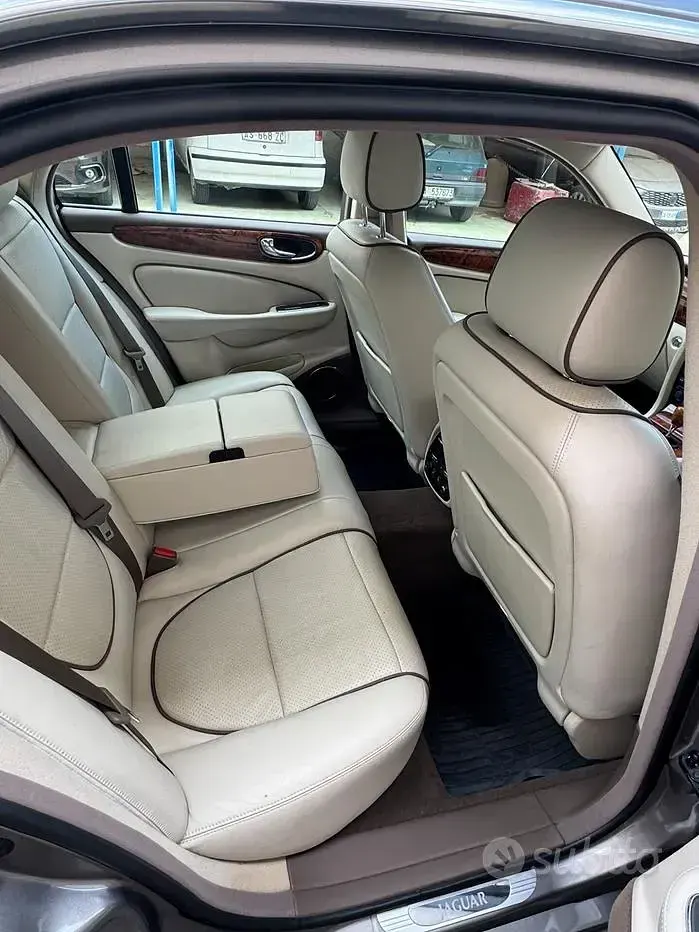 Usata Jaguar XJ Sovereign 207 CV (152 kW) 2009 Marrone Berlina