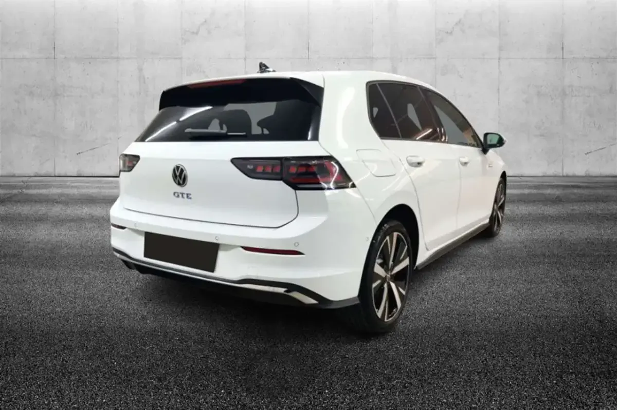 Usata VW Golf VIII GTE 272 CV (200 kW) 2025 Bianco Berlina