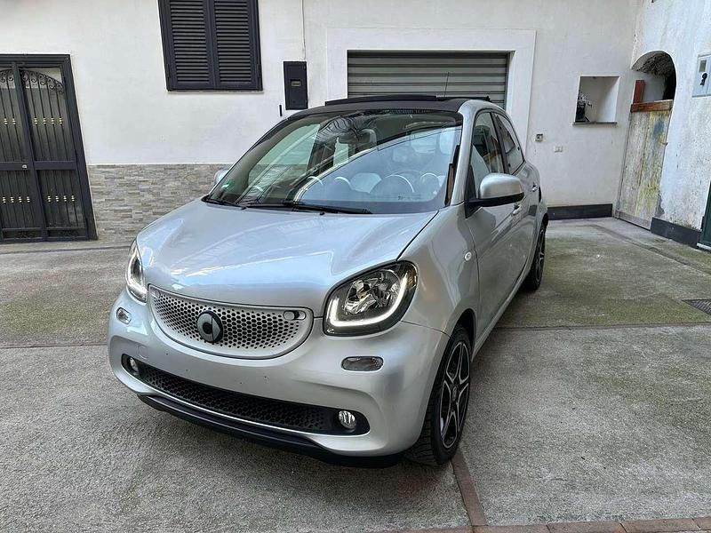 Argento Usata 2016 Smart ForFour Passion Utilitaria | 10.790 € (Buon prezzo) - Immagine 1/4