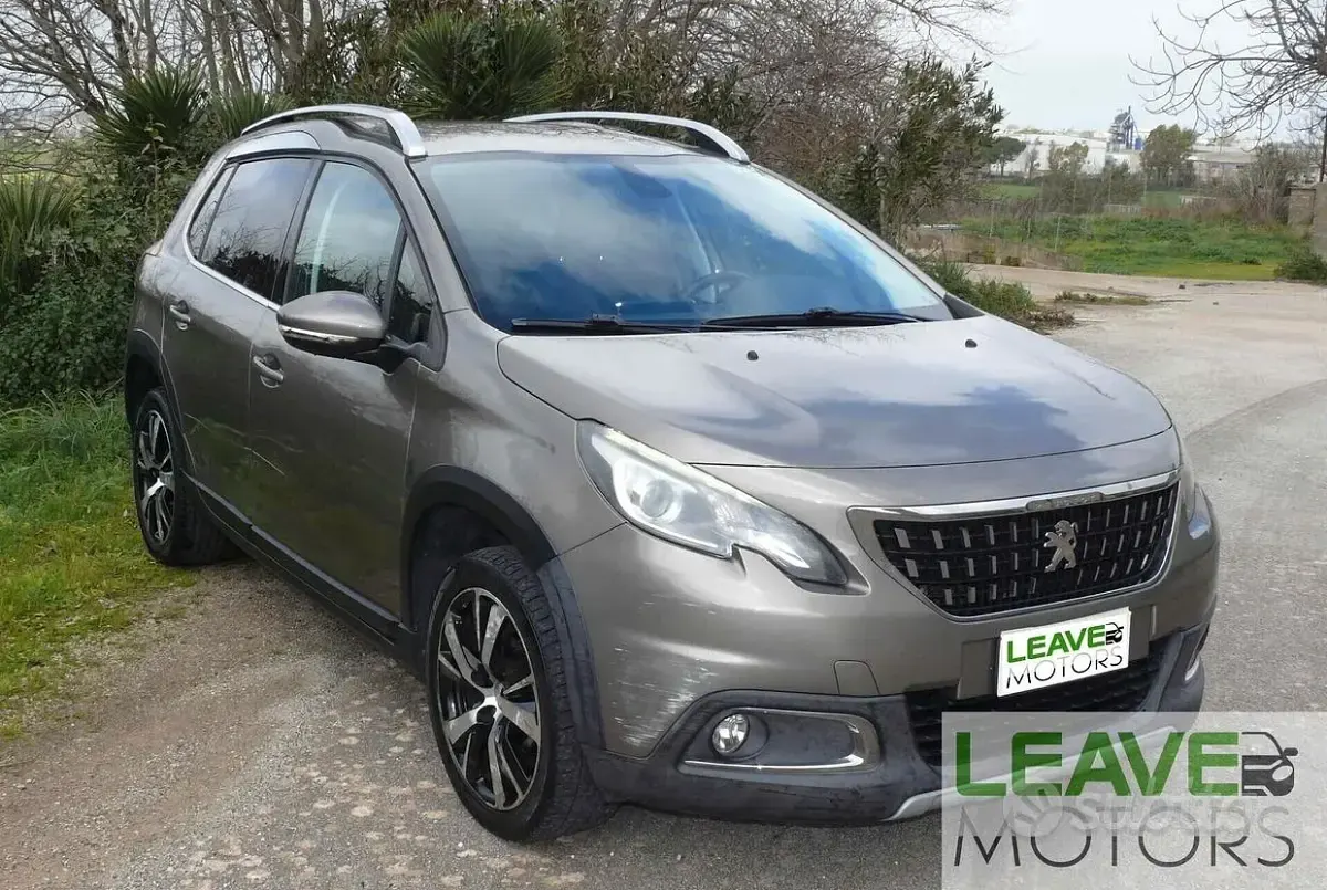 Usata Peugeot 2008 Allure 99 CV (72 kW) 2017 Marrone SUV