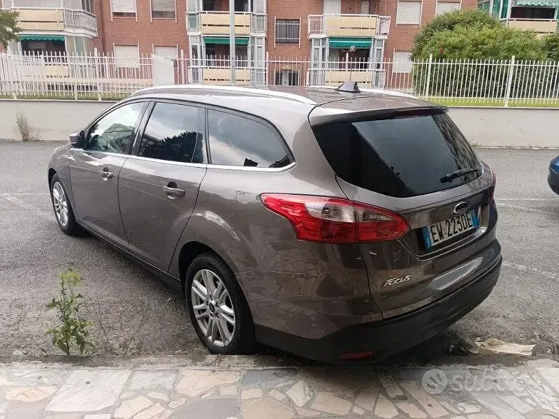 Usata Ford Focus Titanium 116 CV (85 kW) 2014 Grigio Station wagon