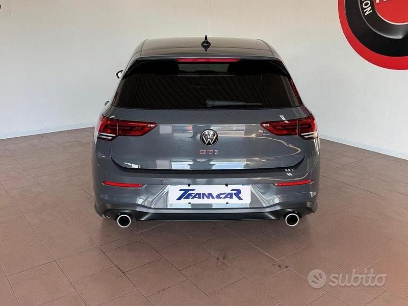 Usata VW Golf VIII GTI 245 CV (180 kW) 2023 Grigio scuro Berlina