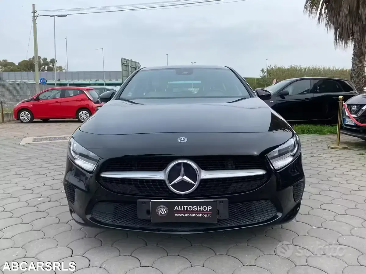 Usata Mercedes A160 Business 109 CV (80 kW) 2019 Nero Berlina