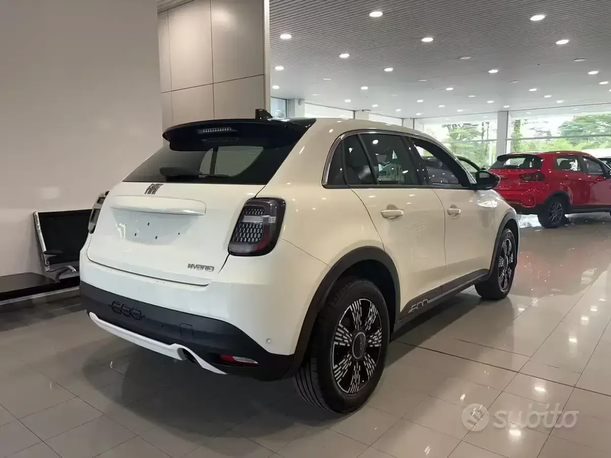Usata Fiat 600 110 CV (80 kW) 2025 Bianco SUV