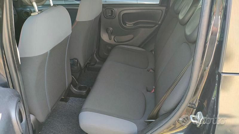 Usata Fiat Panda Easy 69 CV (50 kW) 2017 Nero / pastello Berlina