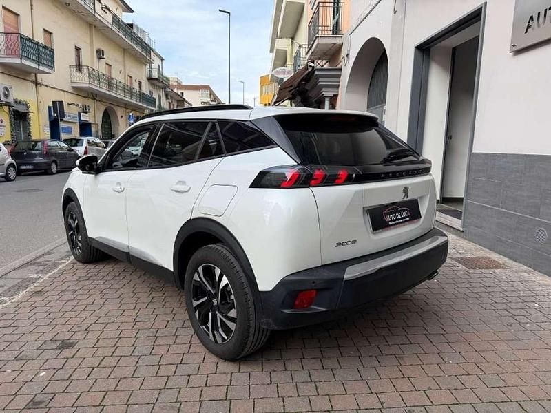 Usata Peugeot 2008 Allure 110 CV (80 kW) 2022 Bianco SUV