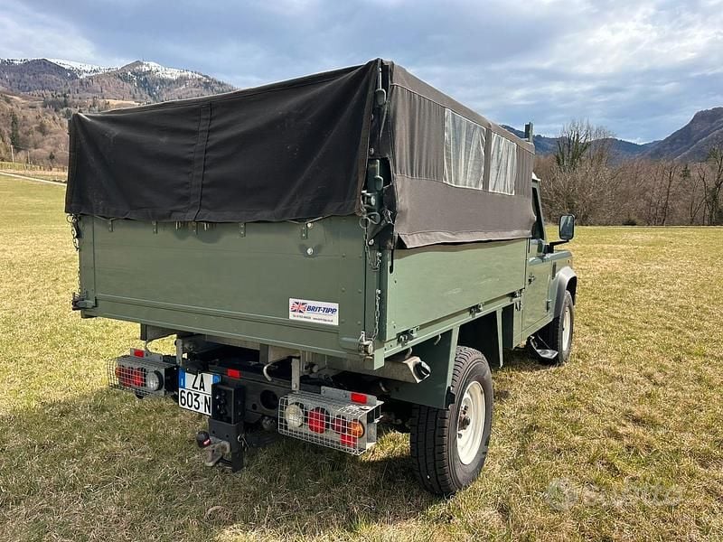 Usata Land Rover Defender 122 CV (89 kW) 2010 Cabrio