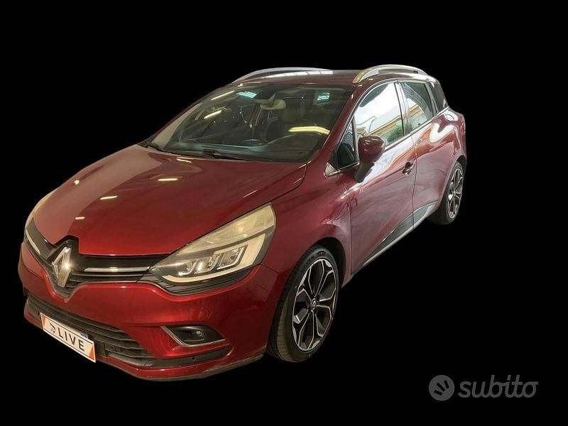 Rosso Usata 2017 Renault Clio GrandTour Intens Station wagon | 8900 € (Buon prezzo) - Immagine 1/2