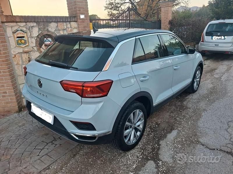 Usata VW T-Roc Advance 116 CV (85 kW) 2018 Argento SUV